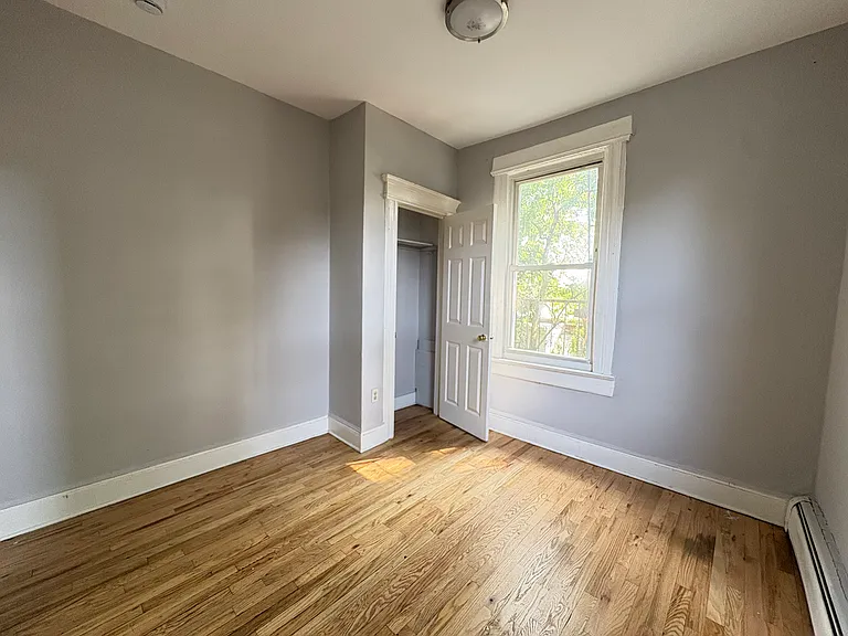 149 Wilkinson Ave #4R — Photo 5