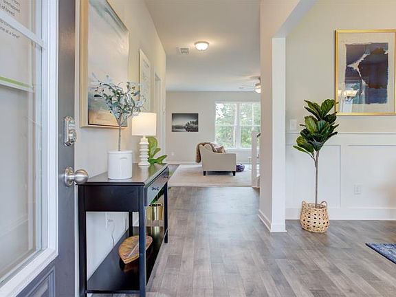 4th image of 359 Waterford Cir