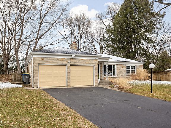 3rd image of 928 Forest Boulevard North Dr
