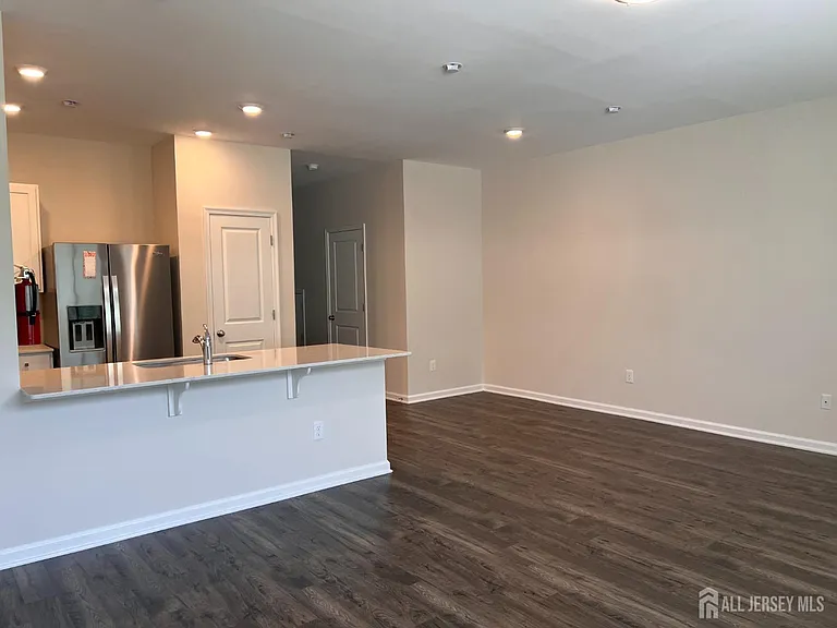 309 Mazzeo Dr — Photo 10