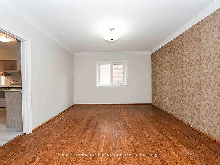 90 Centre Ave — Photo 14