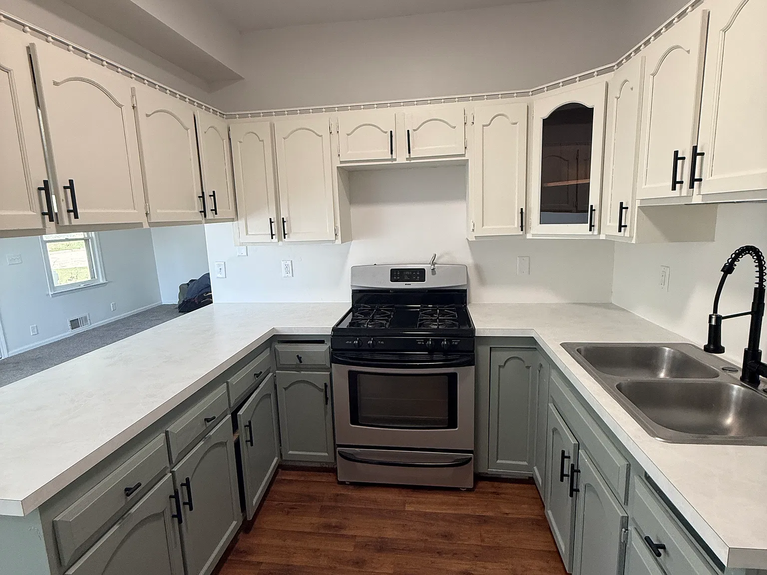 5 bed, 1754 sqft, $2,300 — Photo 3