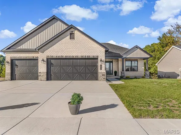 1013 Waymaker Ln, Waterloo, IL 62298