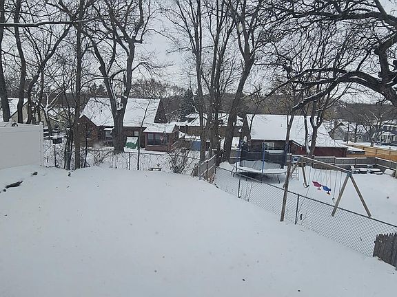 5th image of 11 Blackstone Ave