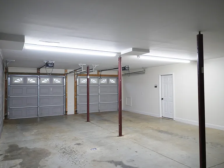 1515 Mayfair Dr — Photo 11
