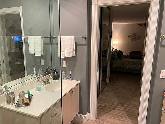 4th image of 1629 SW Waterfall Blvd