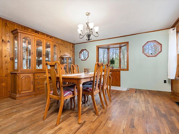 3rd image of 10908 Colmur Dr