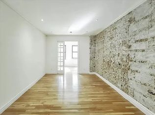 322 E 74th St APT 3C, New York, NY 10021