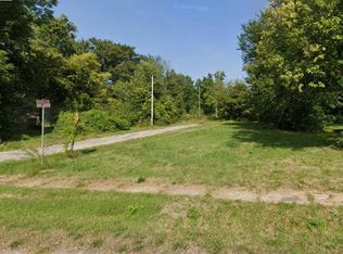 312 Grand St, Benton, IL 62812