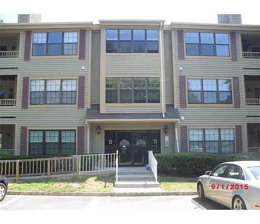 1310 Stoneridge Cir photo 1