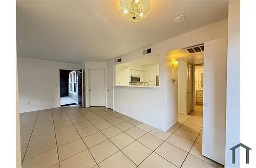 8101 W Flamingo Rd Photo 1