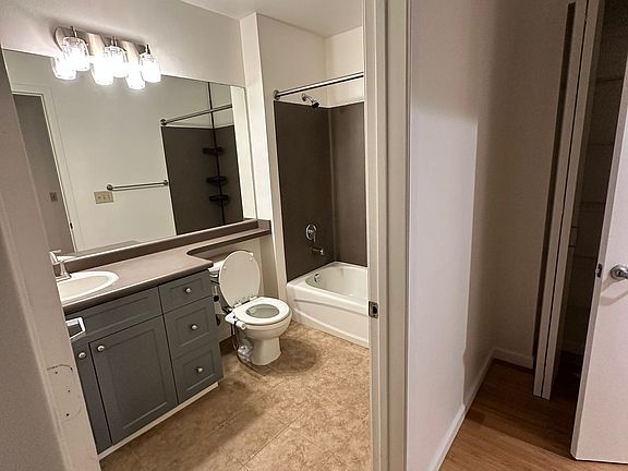 3rd image of 2717 Western Ave APT 436