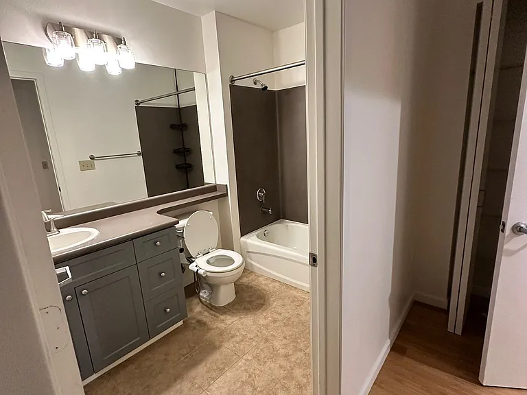 2717 Western Ave #436 — Photo 6