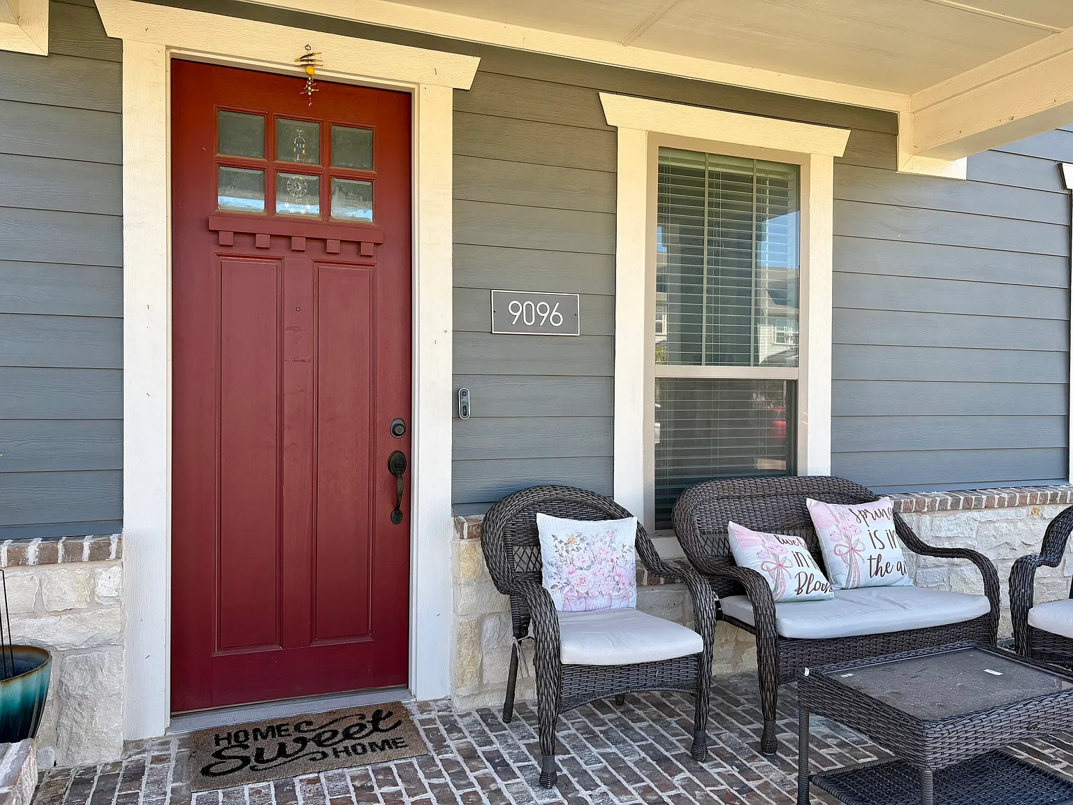 3 bed, 2.5 bath, 2194 sqft, $3,100 — Photo 2