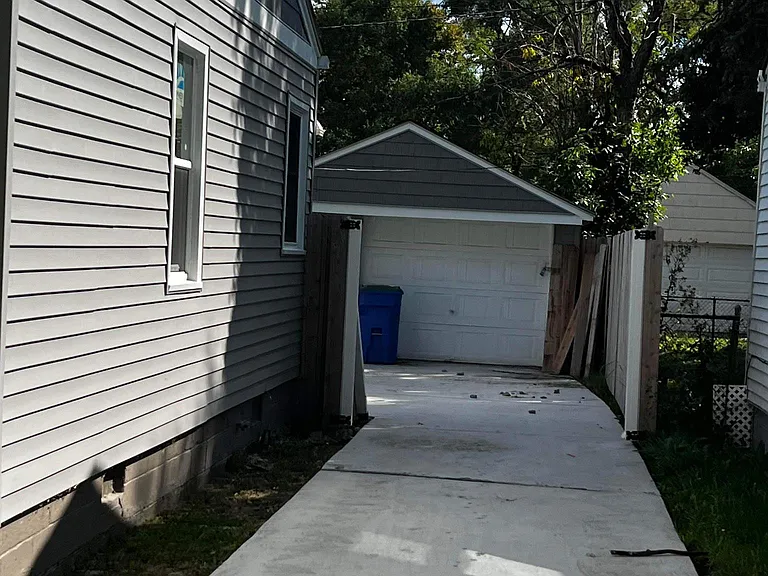 Waltham St — Photo 2