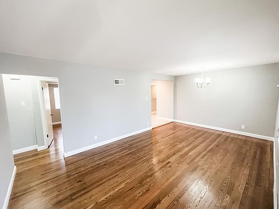 4th image of 10942 Vargas Dr