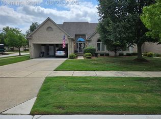 20578 Hillsboro Dr, Macomb, MI 48044