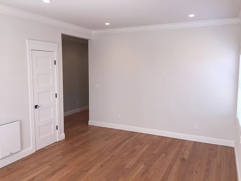 801 53rd St #5 — Photo 5