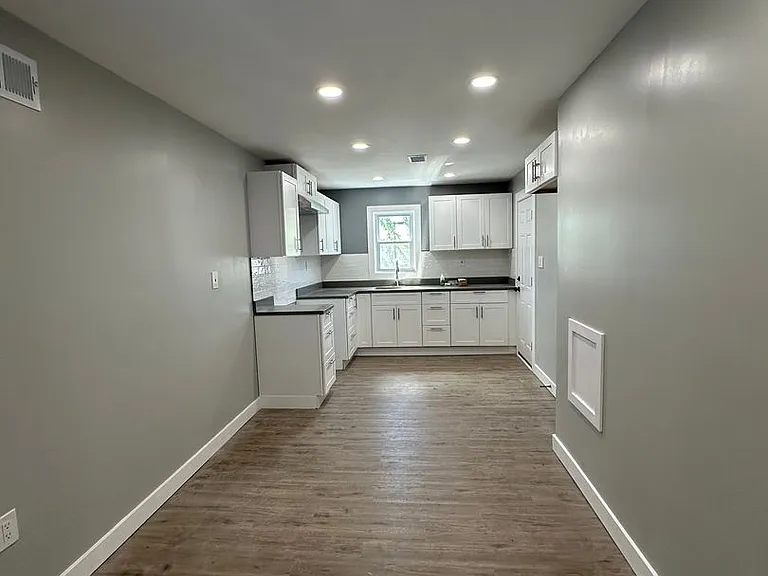 7216 Clinton Rd — Photo 5