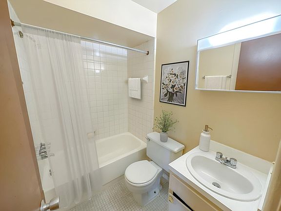 4th image of 225 Gerald St #16