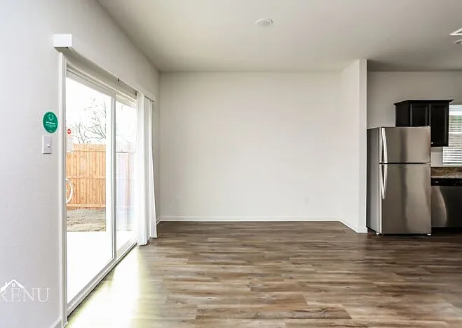 478 London Dr — Photo 5
