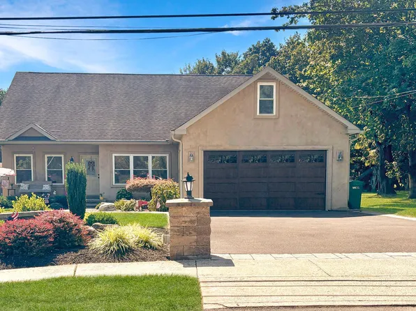 256 E Marshall Ave, Langhorne, PA 19047