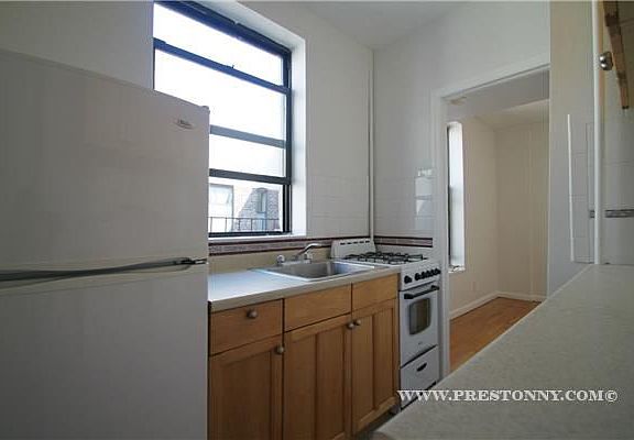 4th image of 299 E 8th St APT 28