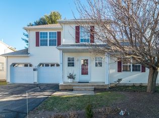 13 Colby Ct, Belvidere, NJ 07823