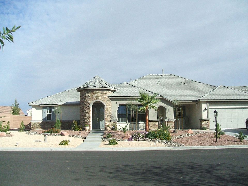 Front view of home.