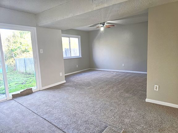 4th image of 94 Balsam Rd #1