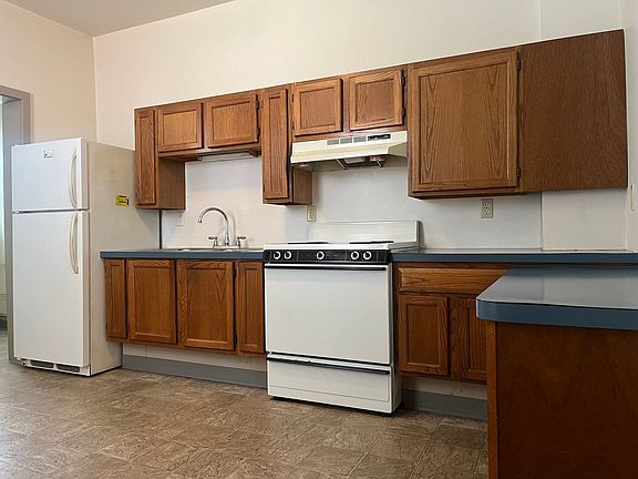 3rd image of 301 E King St #315-2