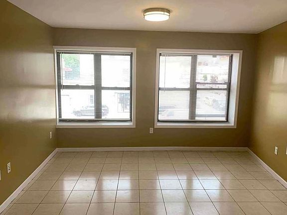 3rd image of 11-04 34th Ave #2B