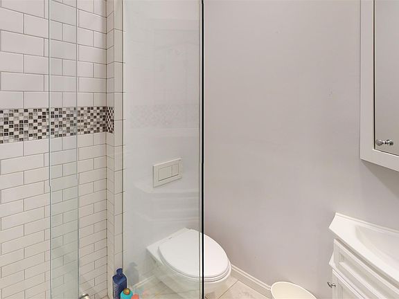 5th image of 118 Trowbridge St APT 5