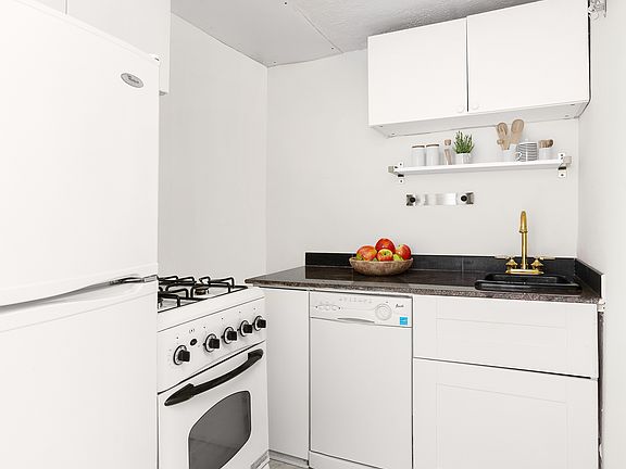 5th image of 520 E 81st St APT 11K