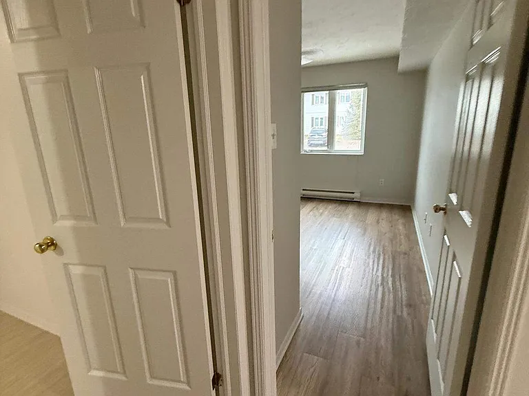 186 Mapleton Rd — Photo 1