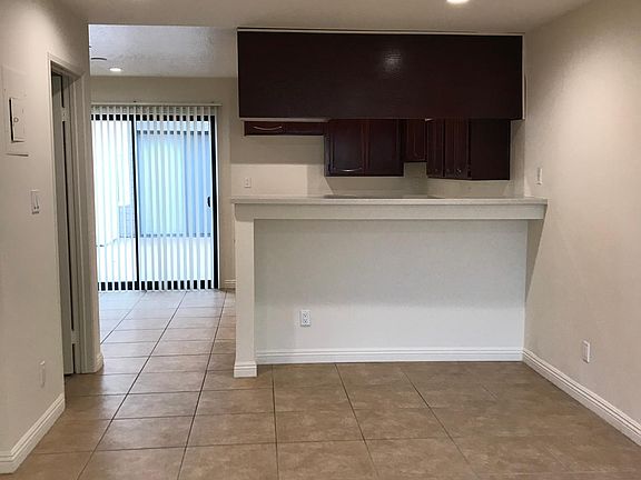 4th image of 531 Oak St APT 9