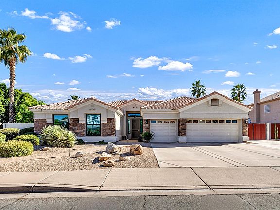 3rd image of 2047 E VICTOR Road