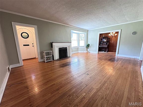 4th image of 910 N Kingshighway St