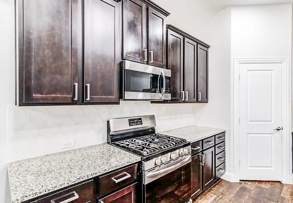 4 bed, 1847 sqft, $2,395 — Photo 3