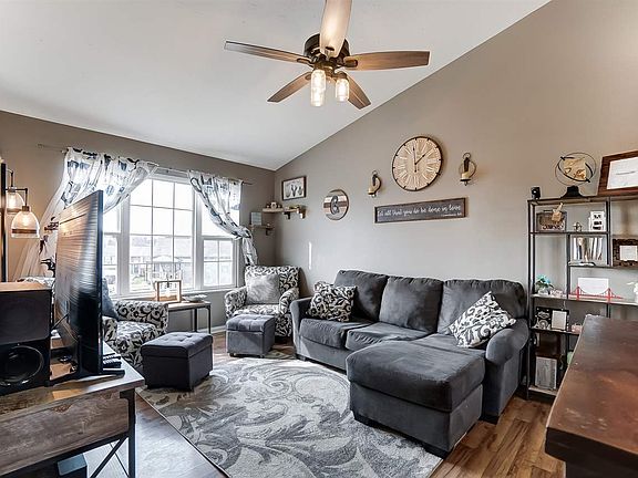 4th image of 622 Astoria Ct