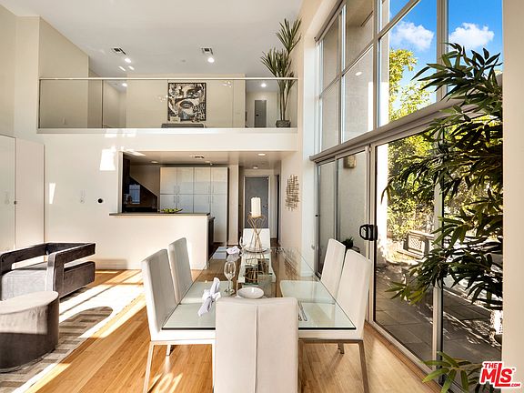 5th image of 1029 N Vista St APT 101