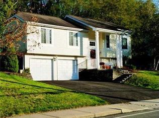 769 Lougeay Rd, Pittsburgh, PA 15235