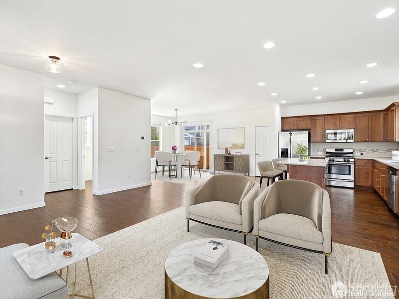4th image of 18404 97th Avenue Ct E
