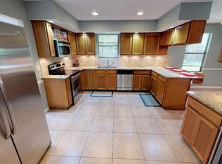 8030 Hilsdale Rd, Jacksonville, FL 32216