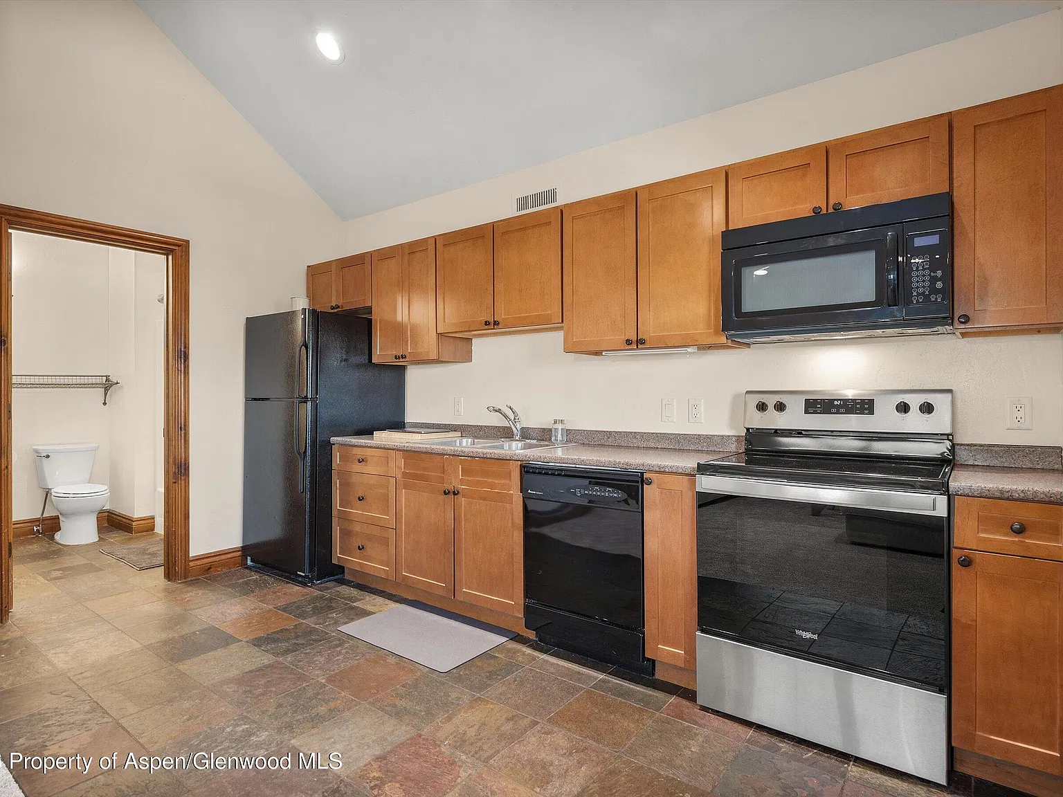 1 bed, 1.0 bath, 644 sqft, $2,950 — Photo 4