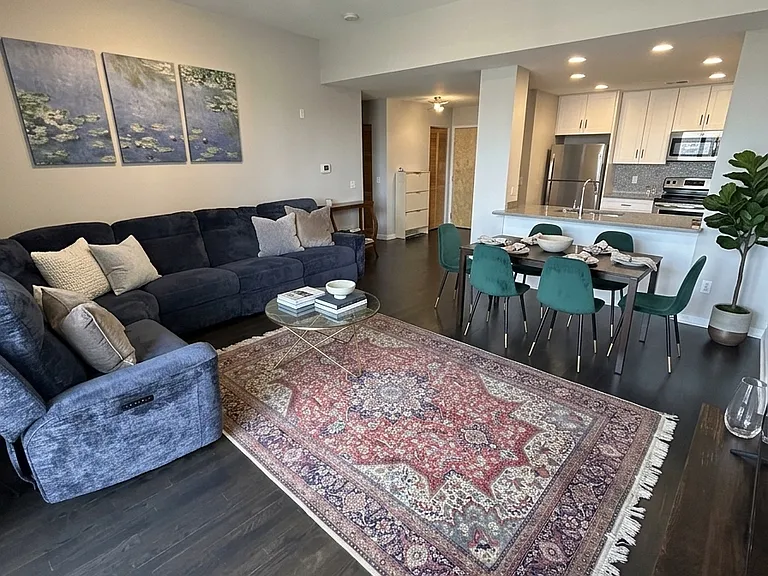 1935 S Archer Ave #520 — Photo 1