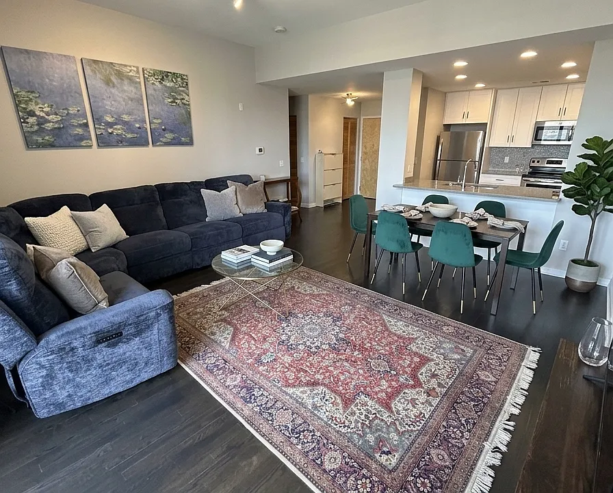 1935 S Archer Ave #520