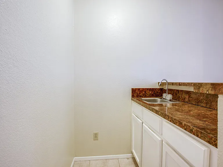 4817 Fletcher Ave — Photo 11