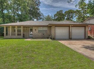 1013 Windswept Dr, Conroe, TX 77301