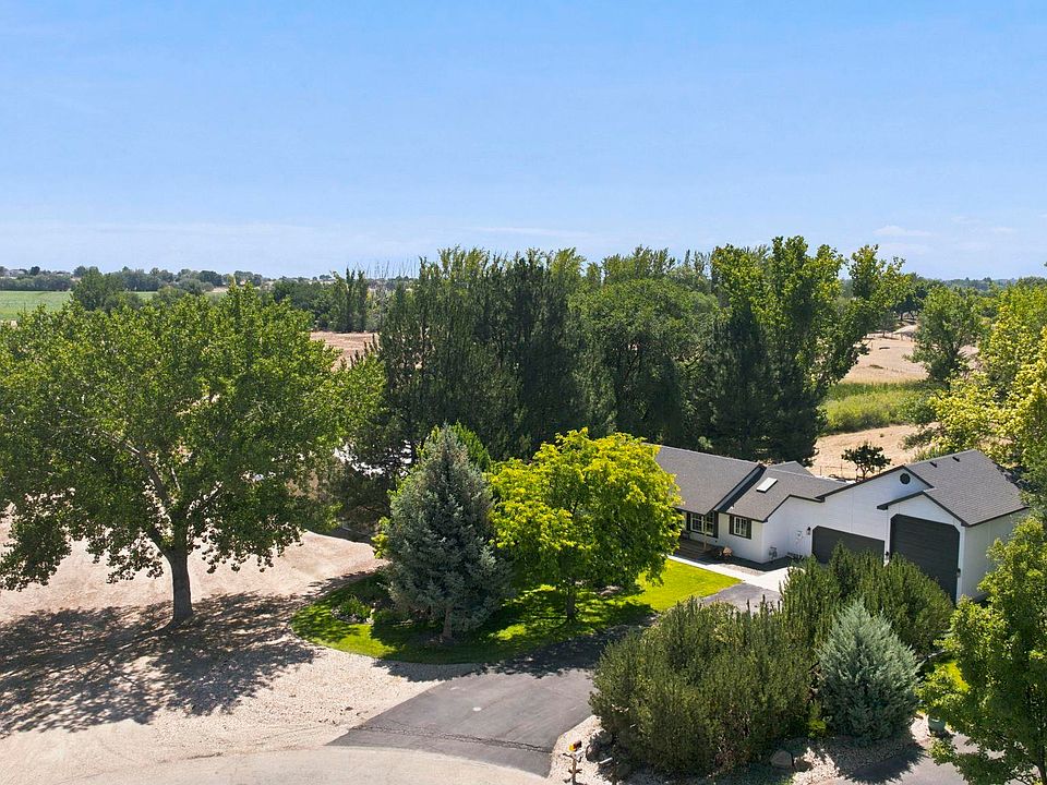 1st image of 24864 Coventry Dr